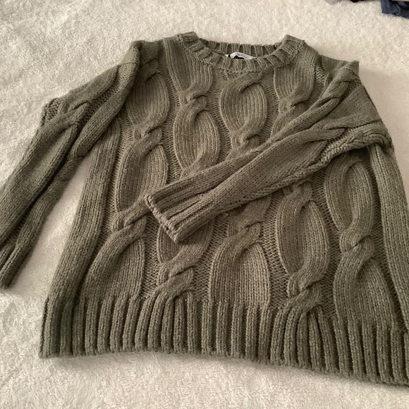 Zara Chunky Oversized Cable Knit Sweater - Picture 3 of 4